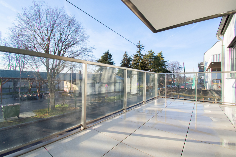GLORIT ERSTBEZUG: FAMILIENWOHNUNG CA. 30 m² TERRASSE!